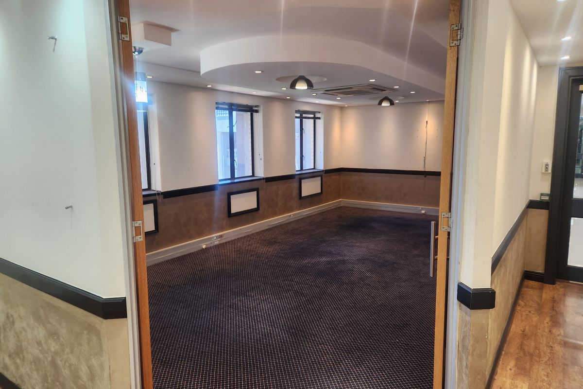 404m2 - Offices to let in Sandown, Sandtown - Photo 3