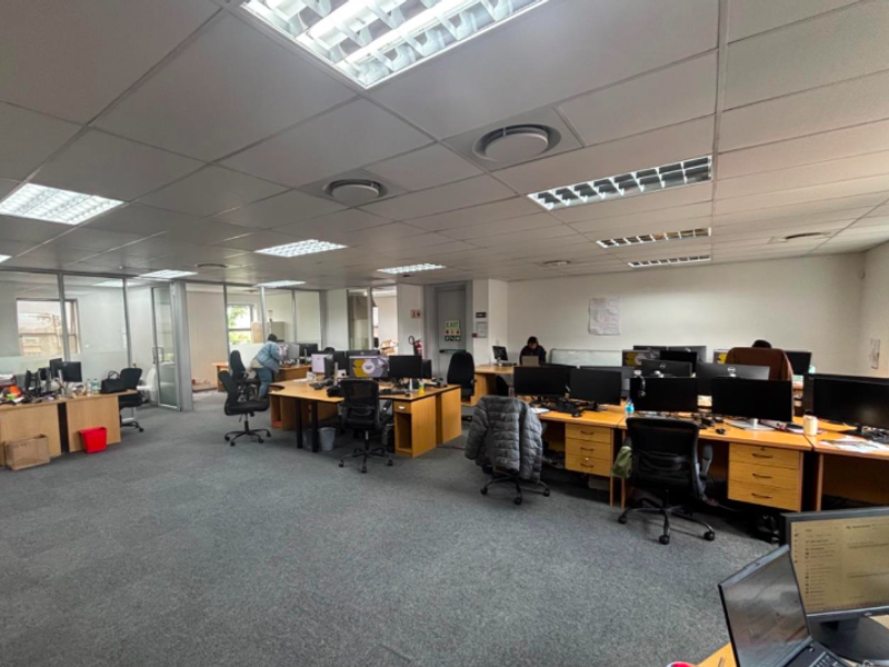 317m2 1st Floor Office Space To Let in Century City - Photo 10