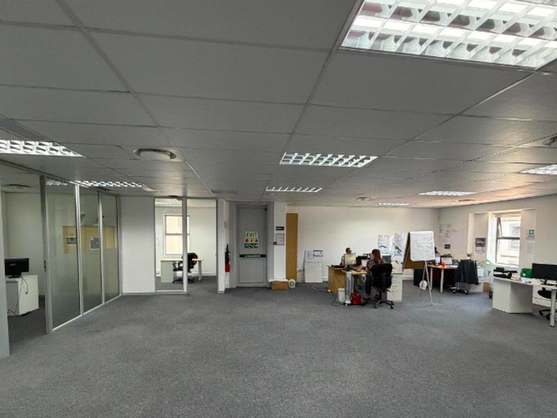 317m2 1st Floor Office Space To Let in Century City - Photo 9