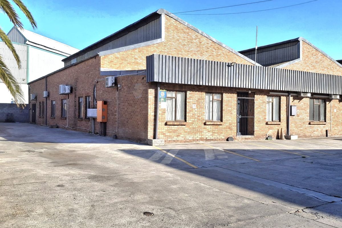 2500m2 Sought-after Warehouse To  et in Montague Gardens - Photo 3