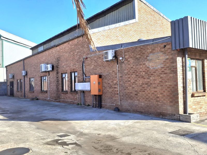 2500m2 Sought-after Warehouse To  et in Montague Gardens - Photo 5
