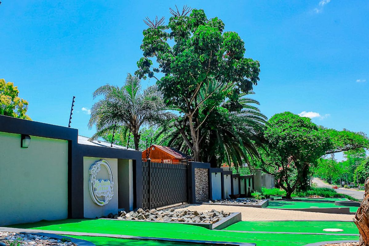 Charming 10-Room Guesthouse for Sale - in Louis Trichardt - Photo 4