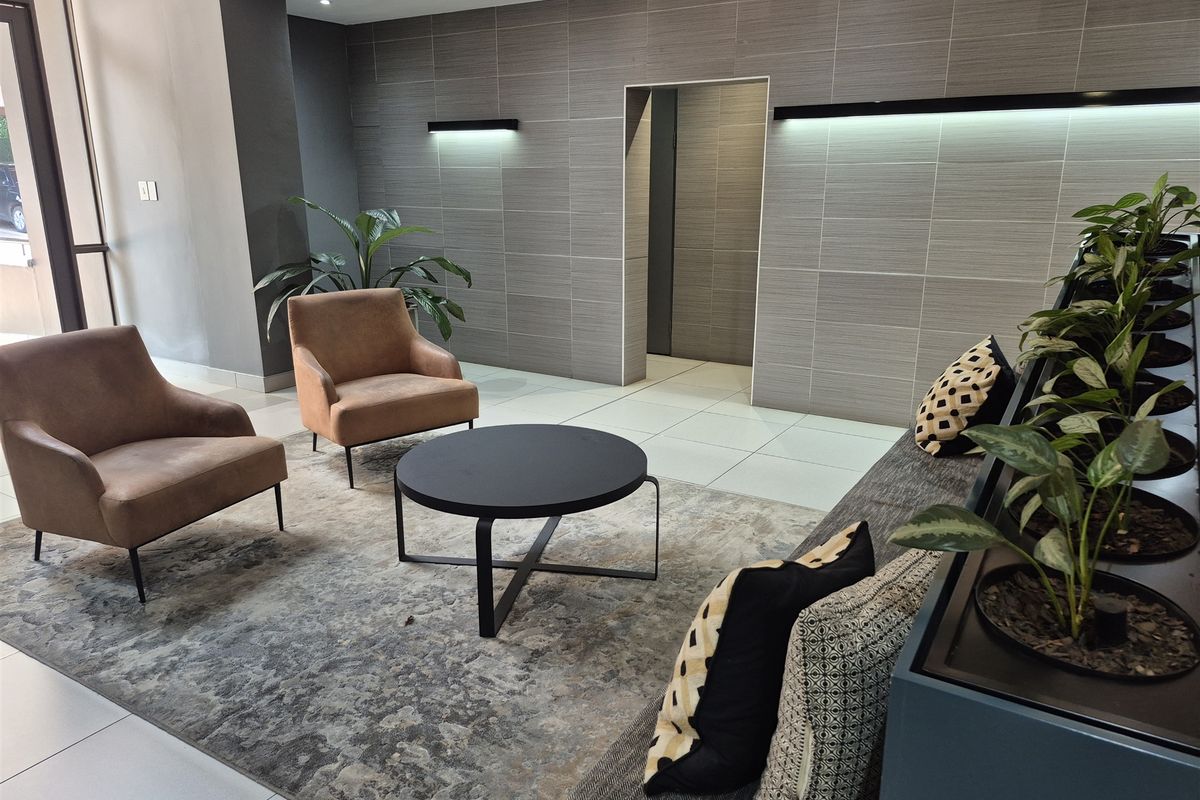 97.73m2 Office to let in Hyde Park - Johannesburg - Photo 2