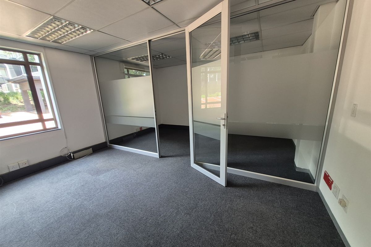 97.73m2 Office to let in Hyde Park - Johannesburg - Photo 5
