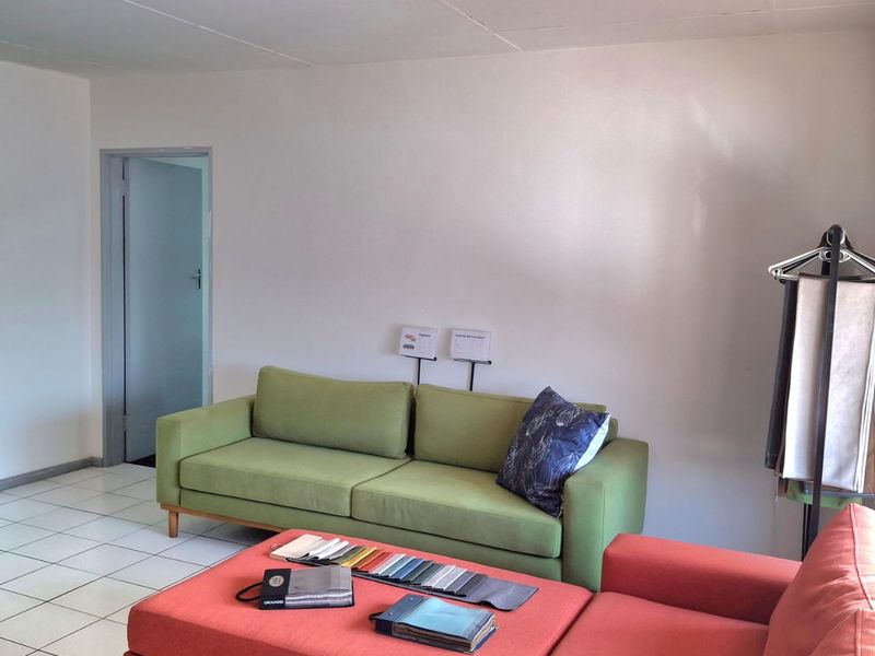 625m2 Warehuse to Let in Montague Gradens - Photo 2