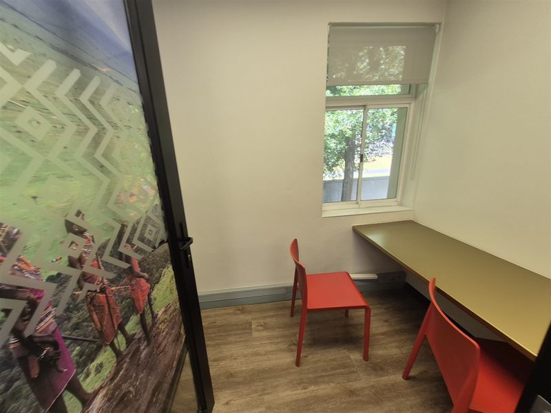 171,9m2 offices to let in Hyde Park, Johannesburg - Photo 8