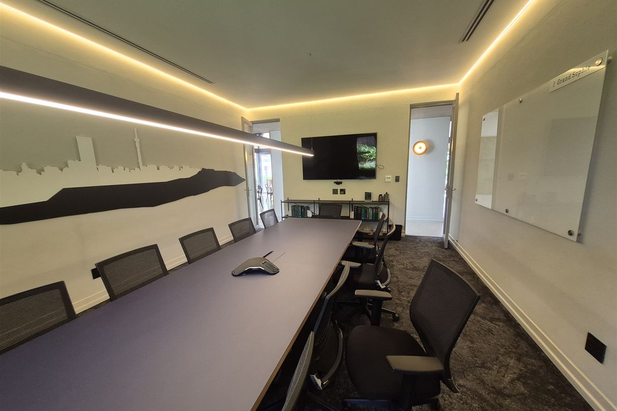 171,9m2 offices to let in Hyde Park, Johannesburg - Photo 3