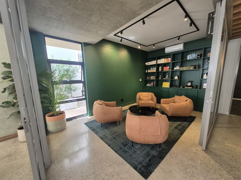 171,9m2 offices to let in Hyde Park, Johannesburg - Photo 4