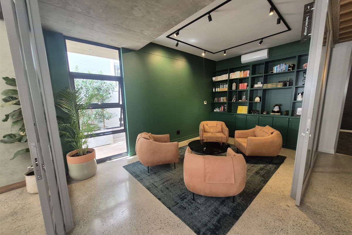 171,9m2 offices to let in Hyde Park, Johannesburg - Photo 4