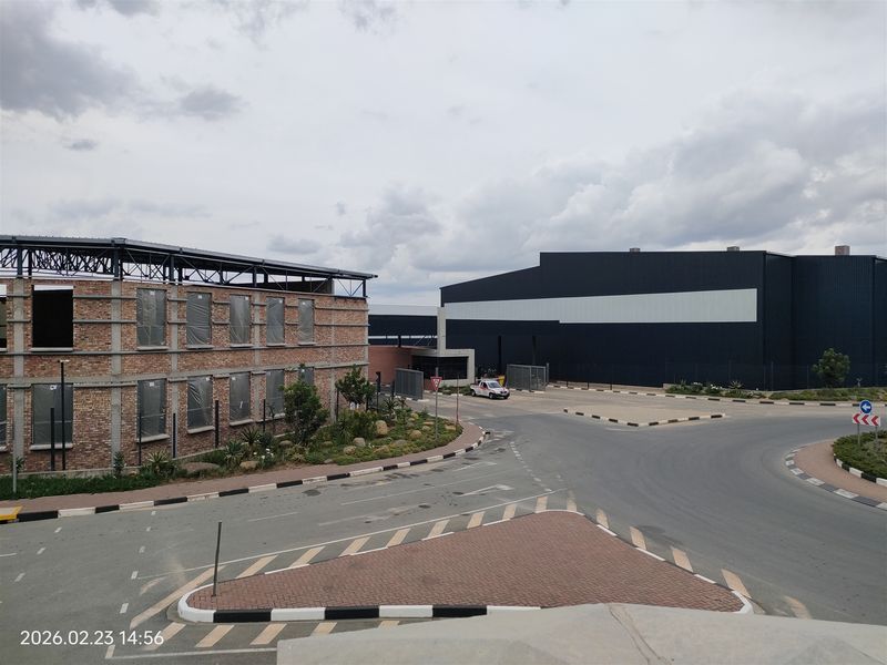 12925m2  Warehouse  - TO LEASE - Photo 7