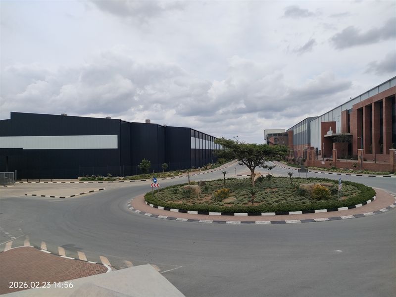 12925m2  Warehouse  - TO LEASE - Photo 9