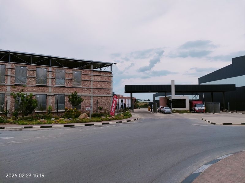 12925m2  Warehouse  - TO LEASE - Photo 3