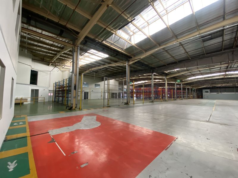 Prime 11,924m2 Industrial Warehouse with AAA Offices To Let in Midrand | N1 Exposure - Photo 3