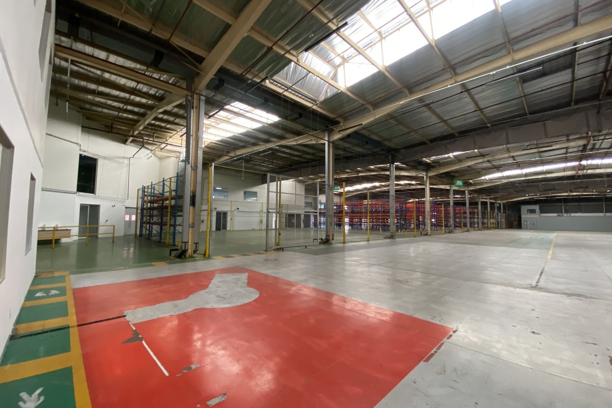 Prime 11,924m2 Industrial Warehouse with AAA Offices To Let in Midrand | N1 Exposure - Photo 3