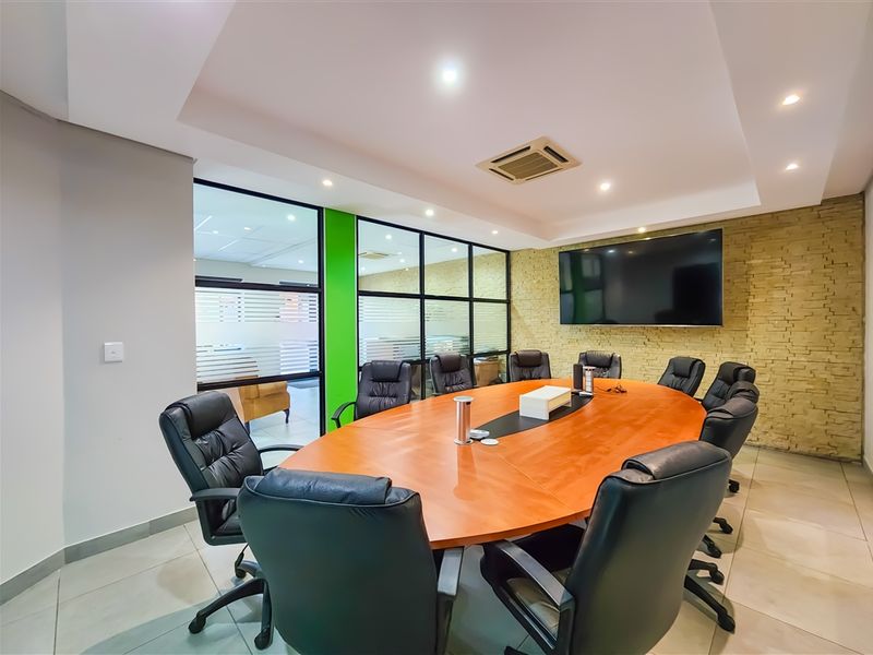 Modern 225m2 Office For Sale in Ruimsig - Photo 4