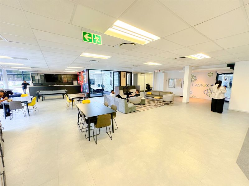 1005m2 office at 25 Scott Street in Waverley, Johannesburg - Photo 7