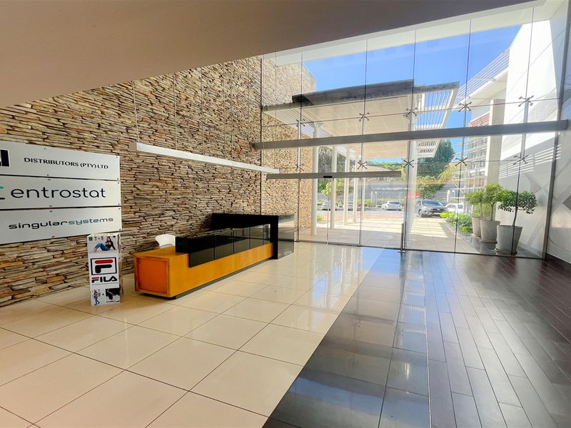 1005m2 office at 25 Scott Street in Waverley, Johannesburg - Photo 2