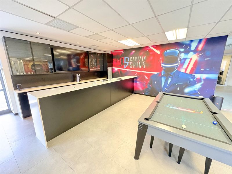 1005m2 office at 25 Scott Street in Waverley, Johannesburg - Photo 3