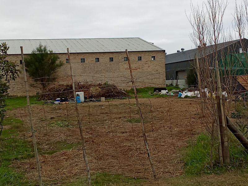 Prime industrial property suited to light manufacturing or storage solutions - Photo 2