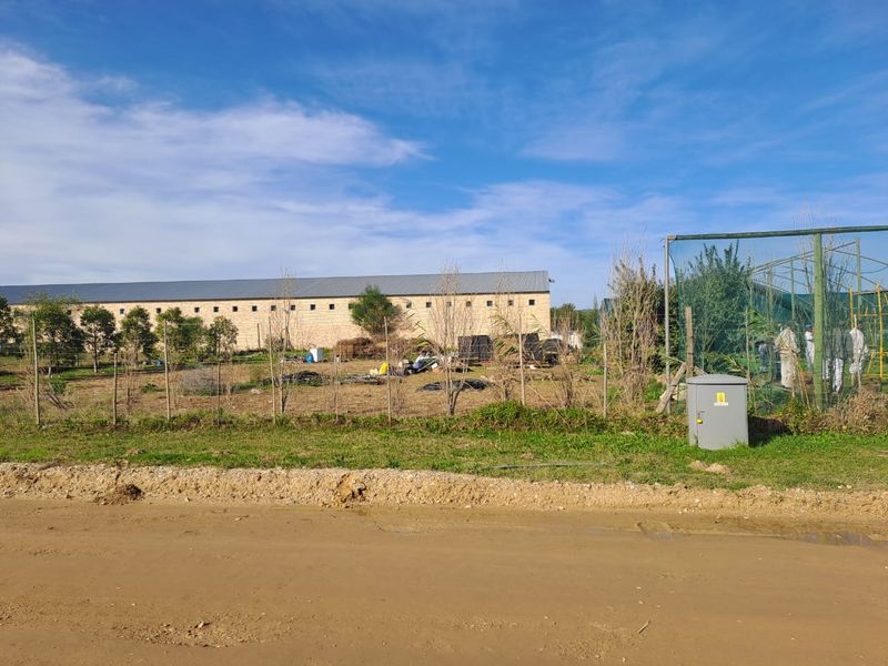 Prime industrial property suited to light manufacturing or storage solutions - Photo 2