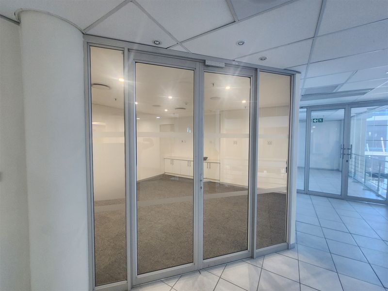 209m2 offices to let in Morningside, Sandton - Photo 2