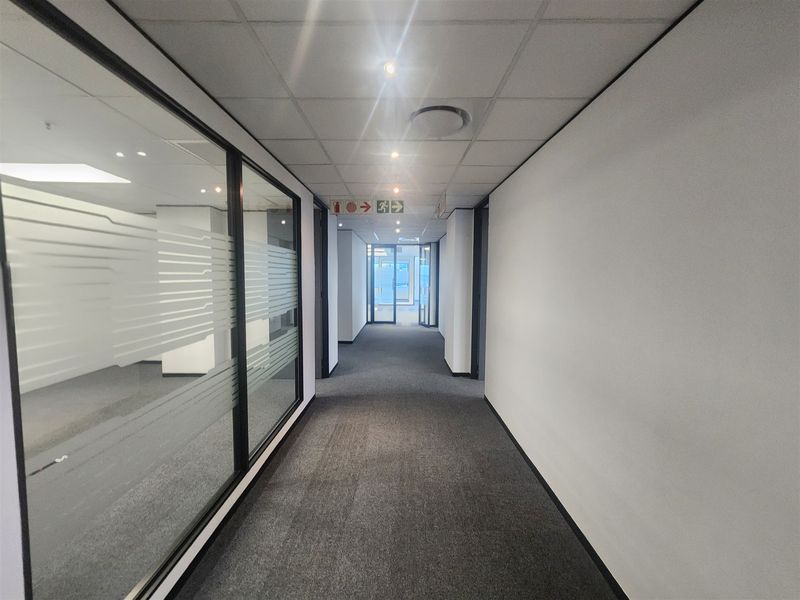 492m2 offices to let in Morningside, Sandton - Photo 4