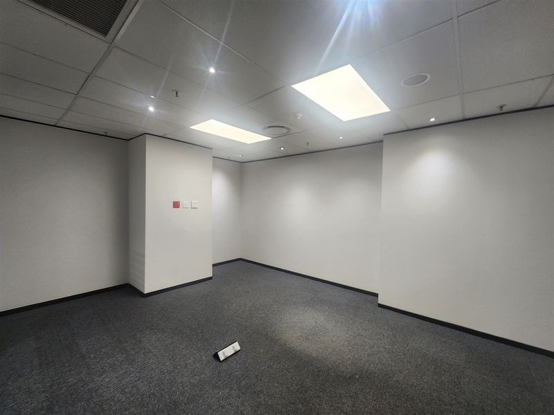 492m2 offices to let in Morningside, Sandton - Photo 5