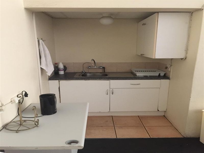 262m2  Warehouse  - FOR SALE - R2 350 000.00 - Photo 9