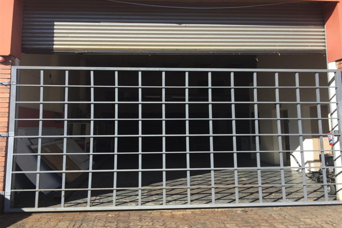 262m2  Warehouse  - FOR SALE - R2 350 000.00 - Photo 5