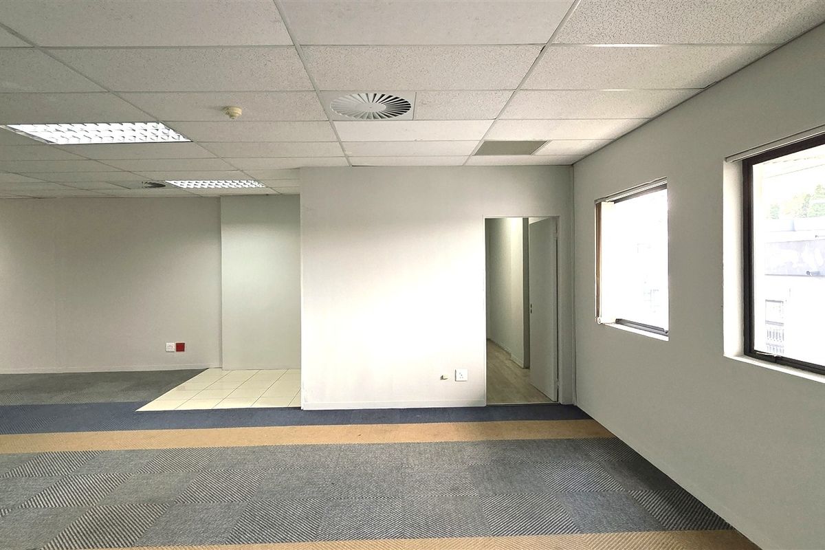 Office space to let in 703 Woodmead Office Park - Photo 3