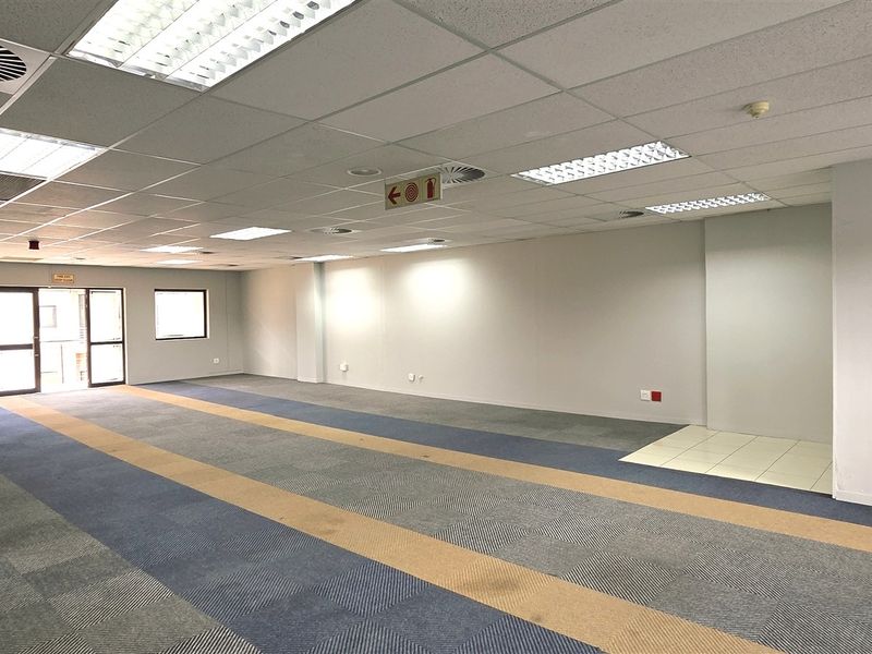 Office space to let in 703 Woodmead Office Park - Photo 4