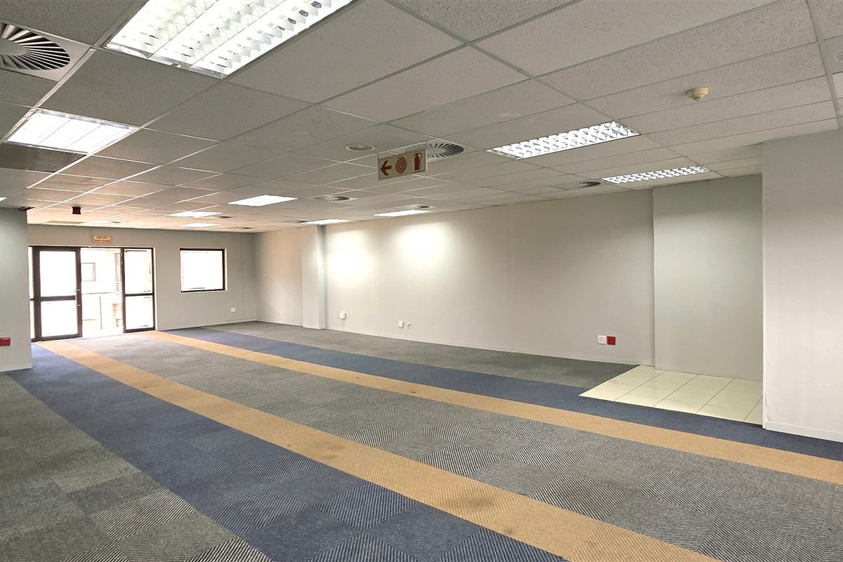 Office space to let in 703 Woodmead Office Park - Photo 4