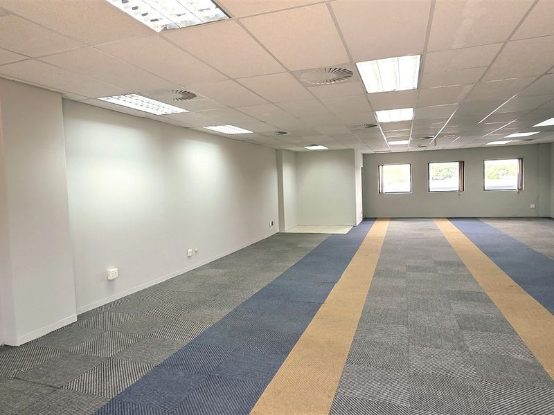 Office space to let in 703 Woodmead Office Park - Photo 2