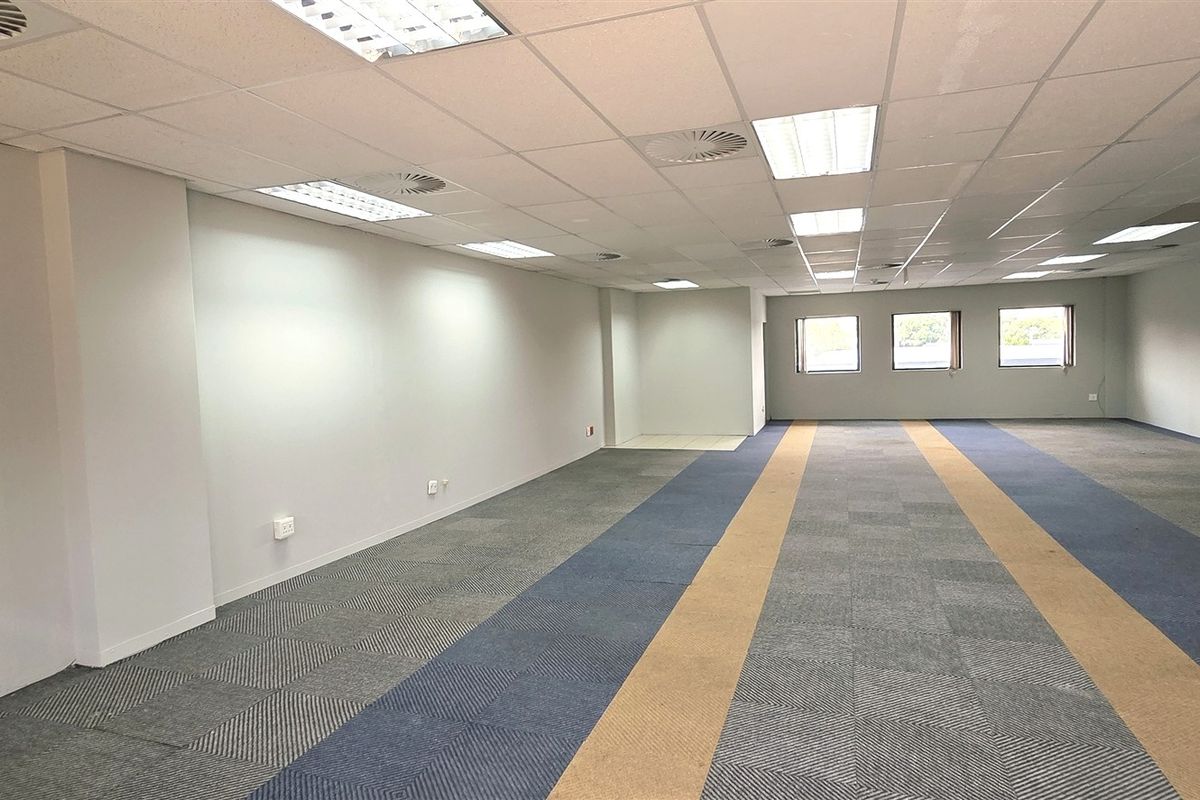 Office space to let in 703 Woodmead Office Park - Photo 2