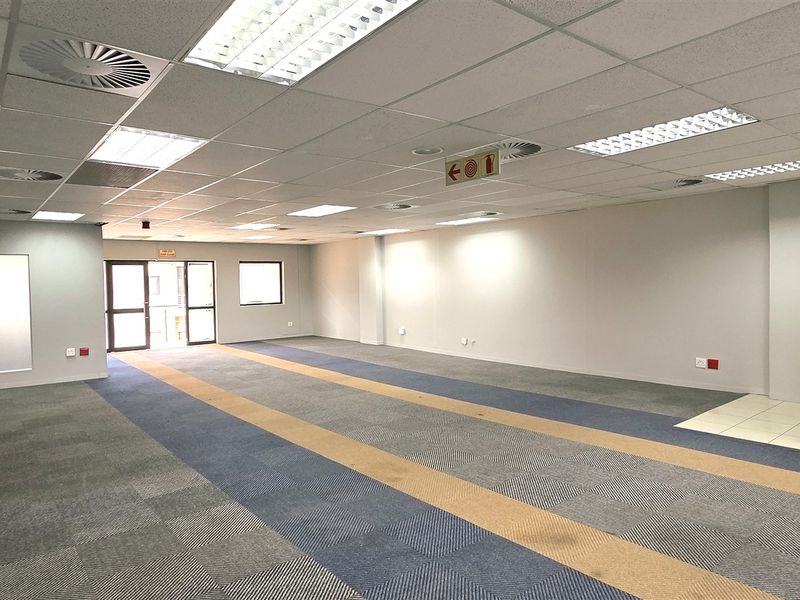 Office space to let in 703 Woodmead Office Park - Photo 5