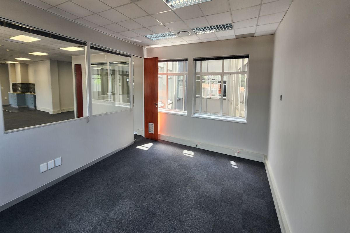 325.20 Offices to let in Sandown, Sandton - Photo 5