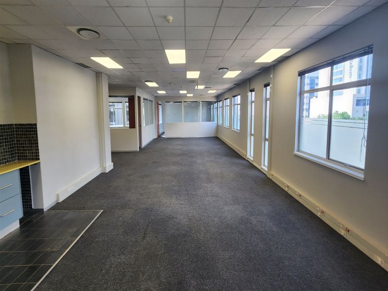 325.20 Offices to let in Sandown, Sandton - Photo 3