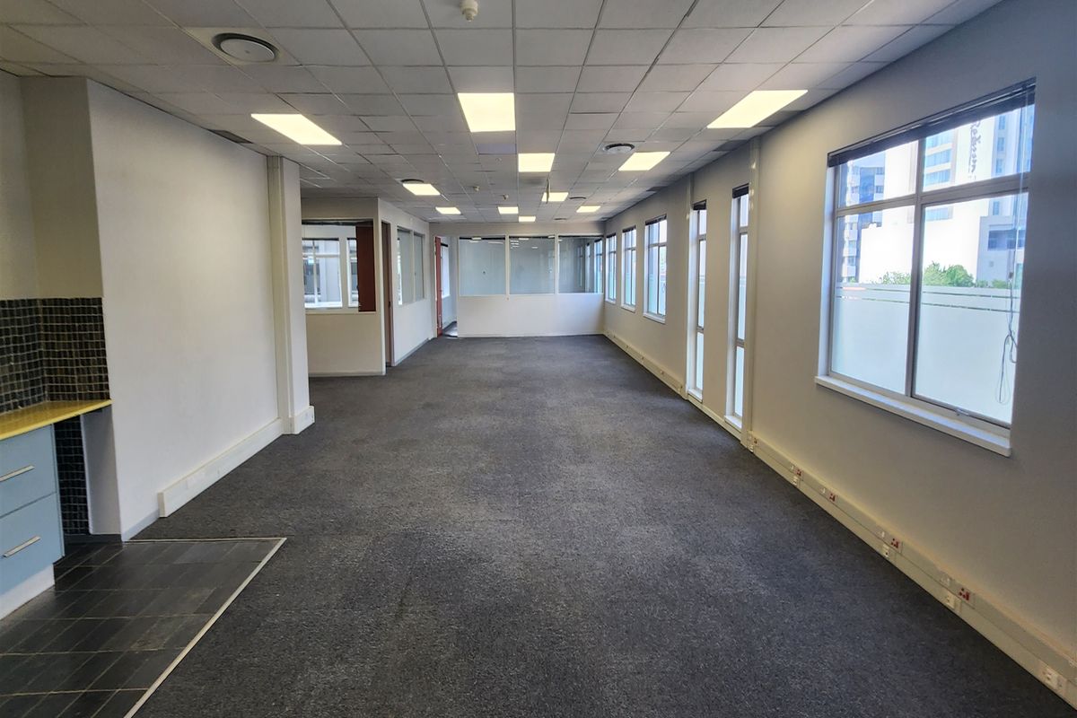 325.20 Offices to let in Sandown, Sandton - Photo 3