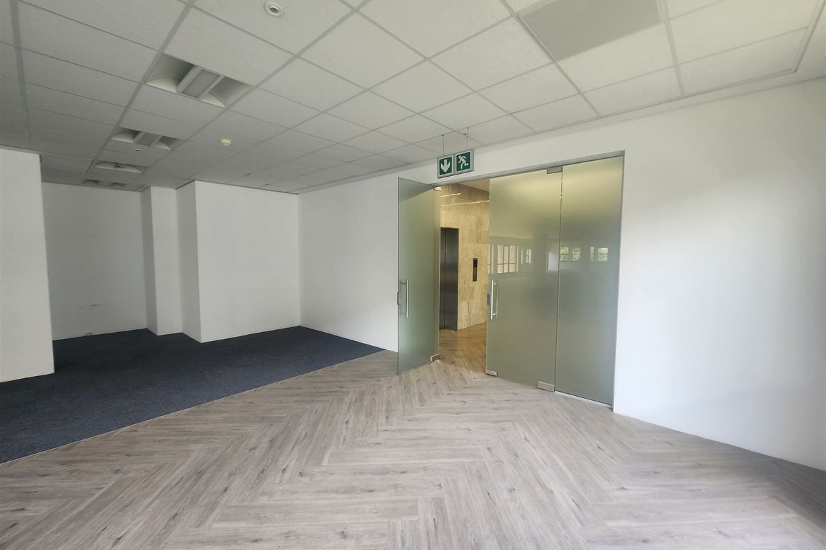 646.5sqm Offices to let in Wierda Valley, Sandton - Photo 5