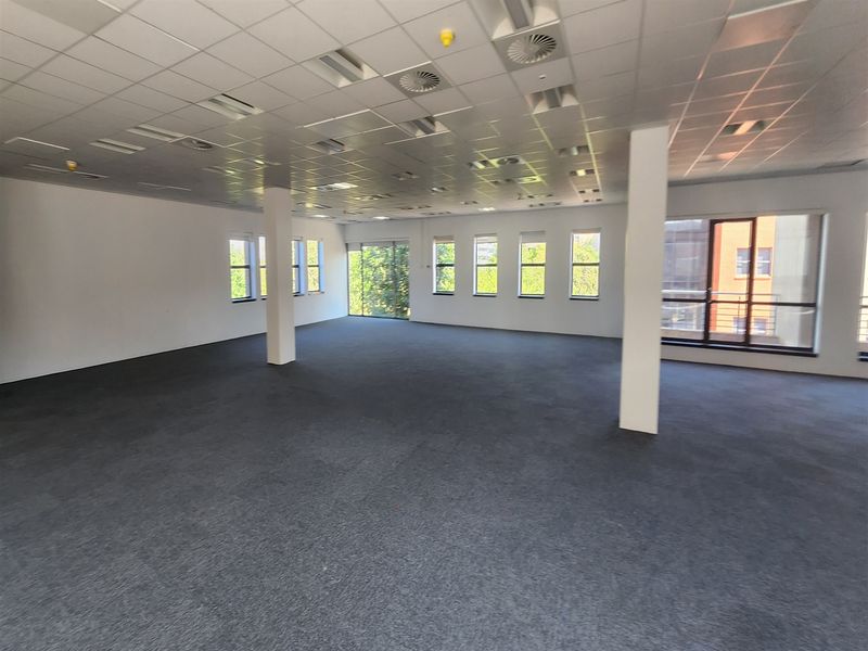 646.5sqm Offices to let in Wierda Valley, Sandton - Photo 2
