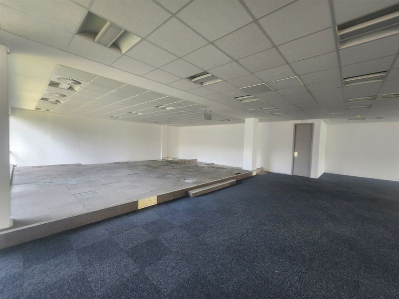 646.5sqm Offices to let in Wierda Valley, Sandton - Photo 9