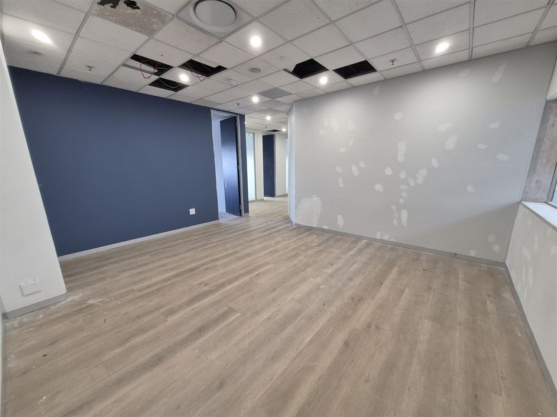 Offices to let in Rosebank - Photo 2