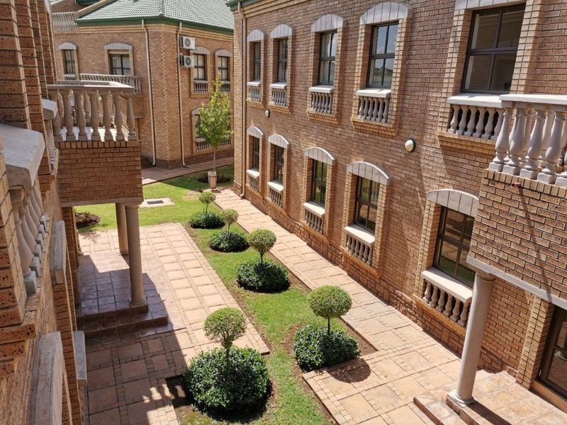 125m2 Office in Highveld - all included! - Photo 10