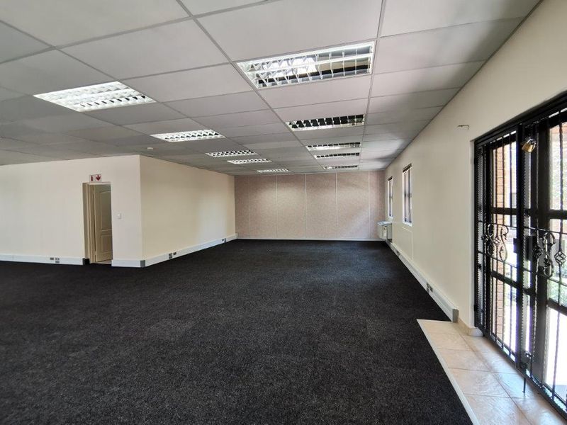 125m2 Office in Highveld - all included! - Photo 5