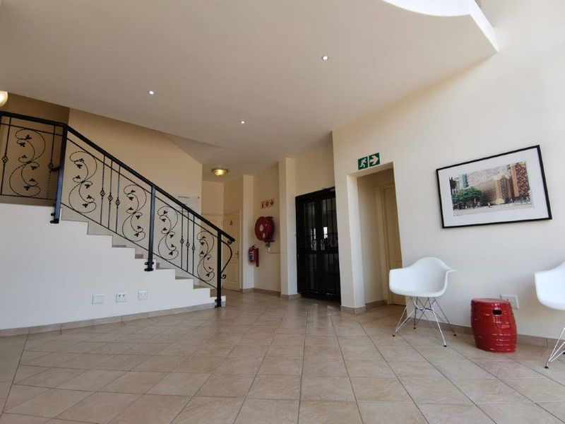 125m2 Office in Highveld - all included! - Photo 2
