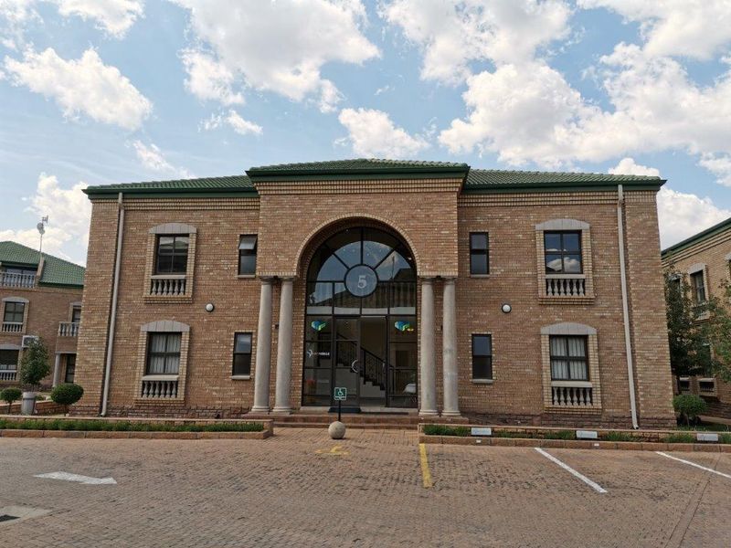 125m2 Office in Highveld - all included! - Photo 1