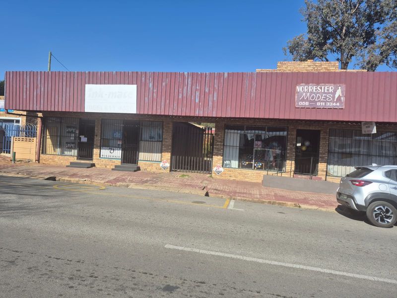 Four Shops in One Building! - Photo 3