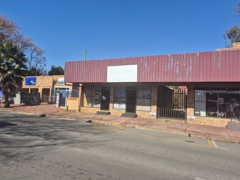Four Shops in One Building! - Photo 1