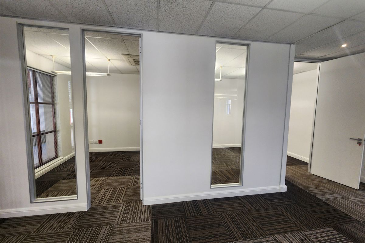 404,31sqm Office space to let in Strathavon, Sandton - Photo 5