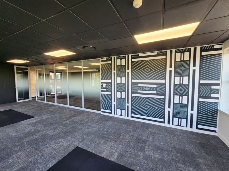 9250.76sqm Offices to let in Sandton - Photo 8